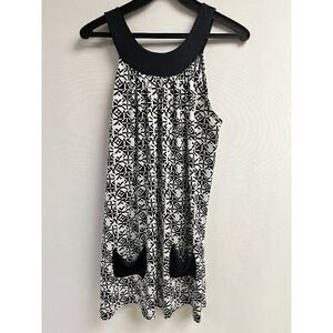 Guess Jeans Women's Sleeveless Scoop Neck A-Line Mini Dress with pockets Black W